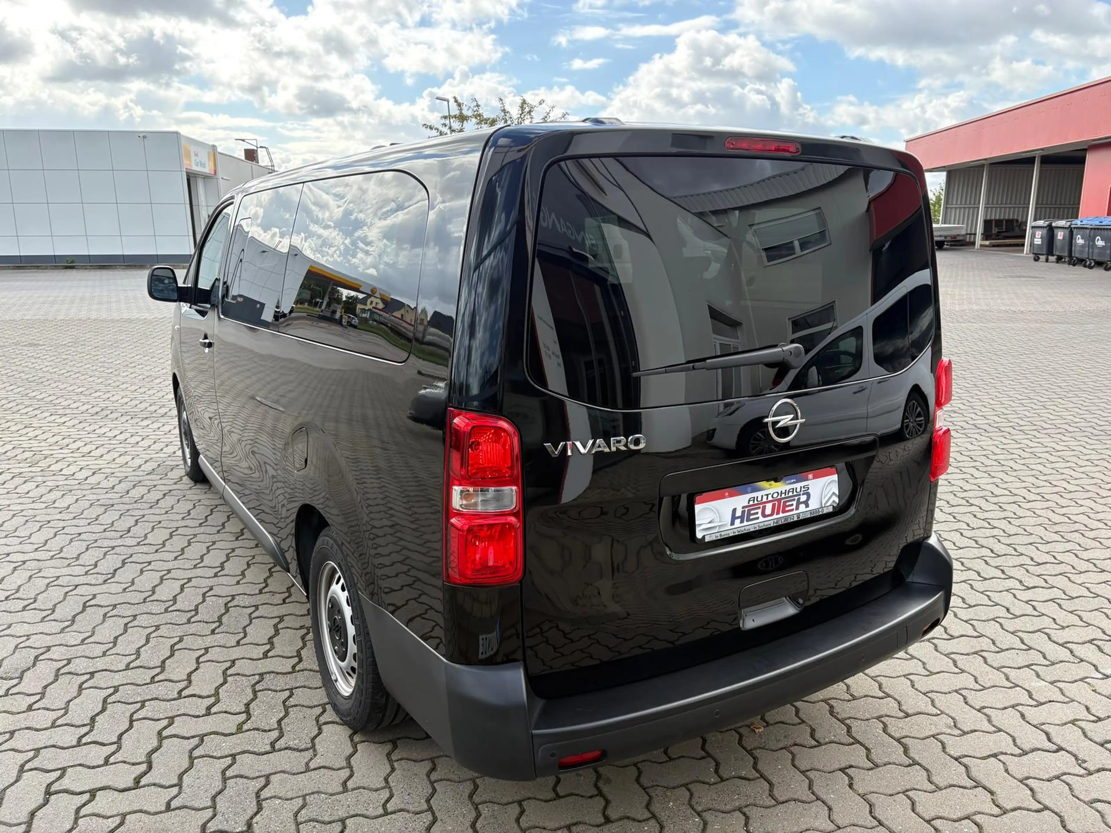 Opel Vivaro Kombi L3 2.0 Diesel — photo 4