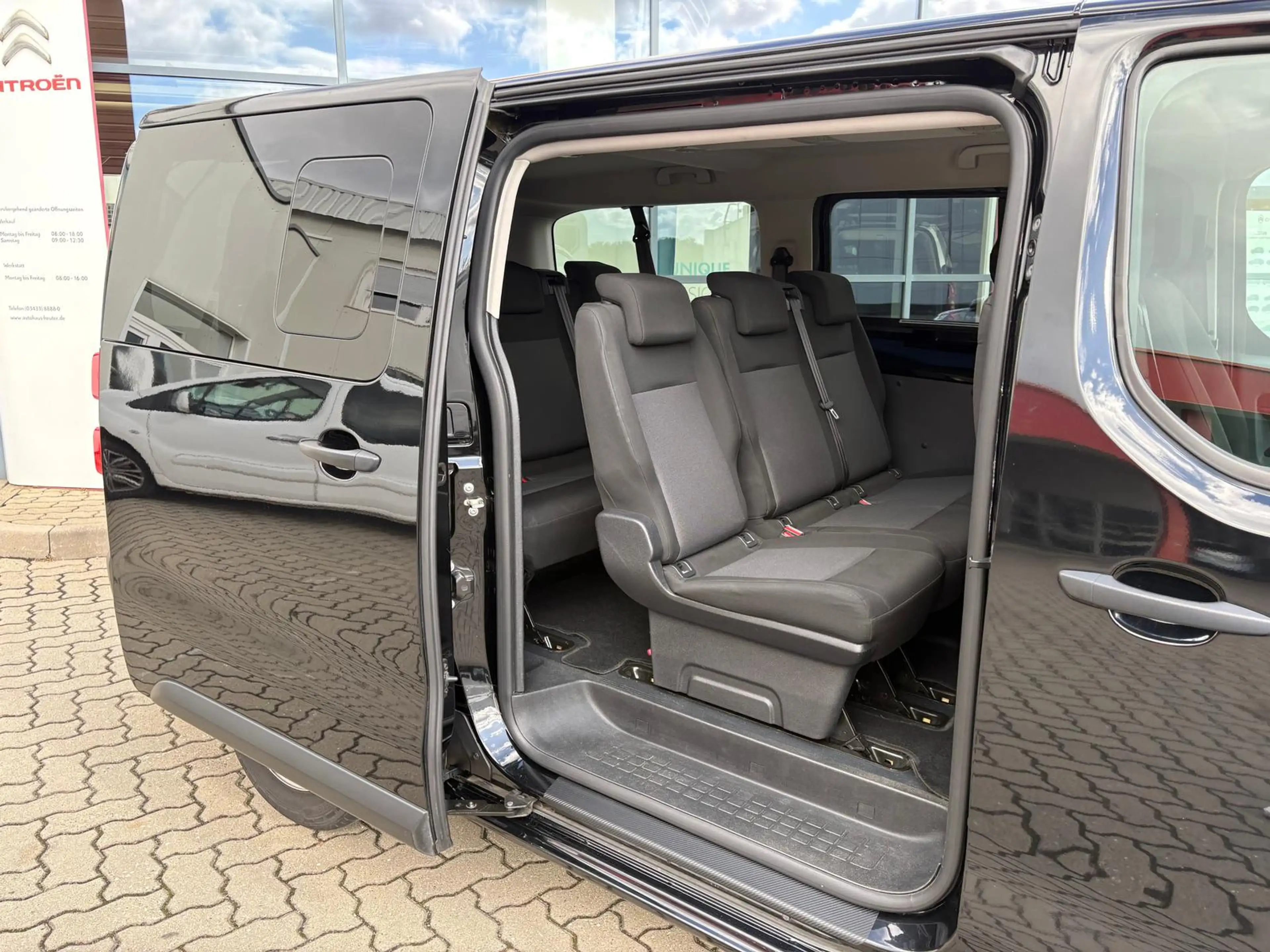 Opel Vivaro Kombi L3 2.0 Diesel — photo 6