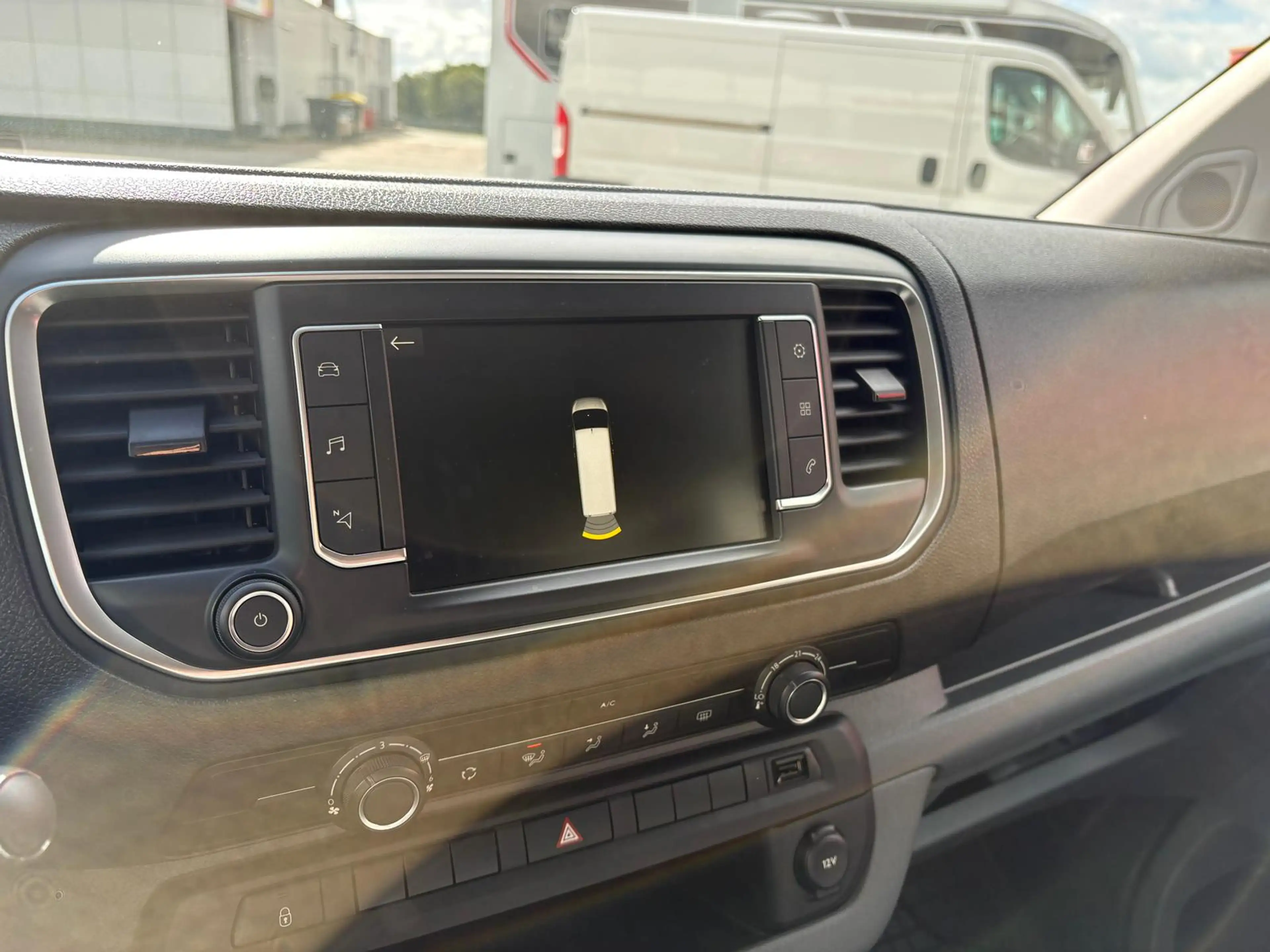 Opel Vivaro Kombi L3 2.0 Diesel — photo 12