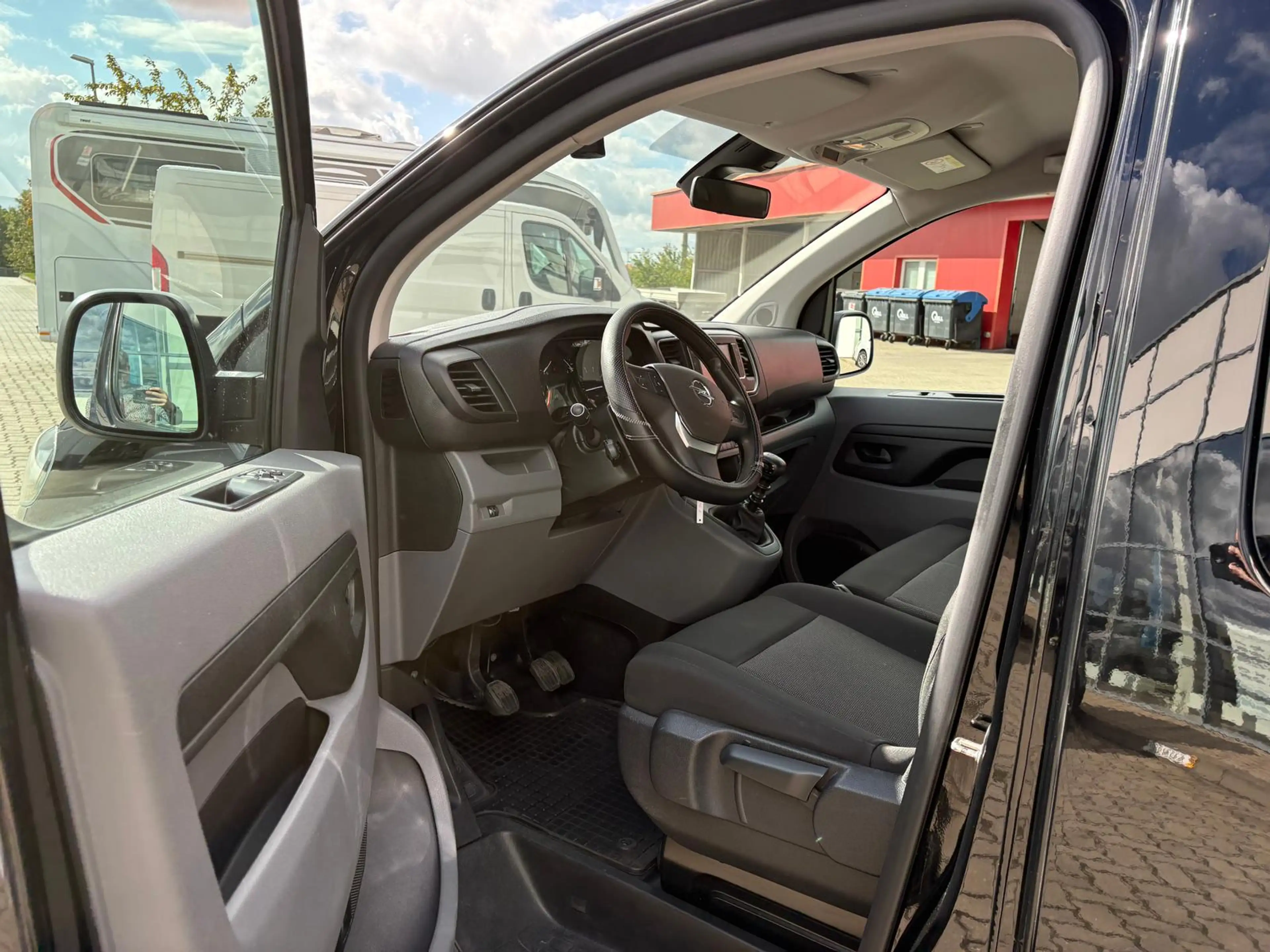 Opel Vivaro Kombi L3 2.0 Diesel — photo 8