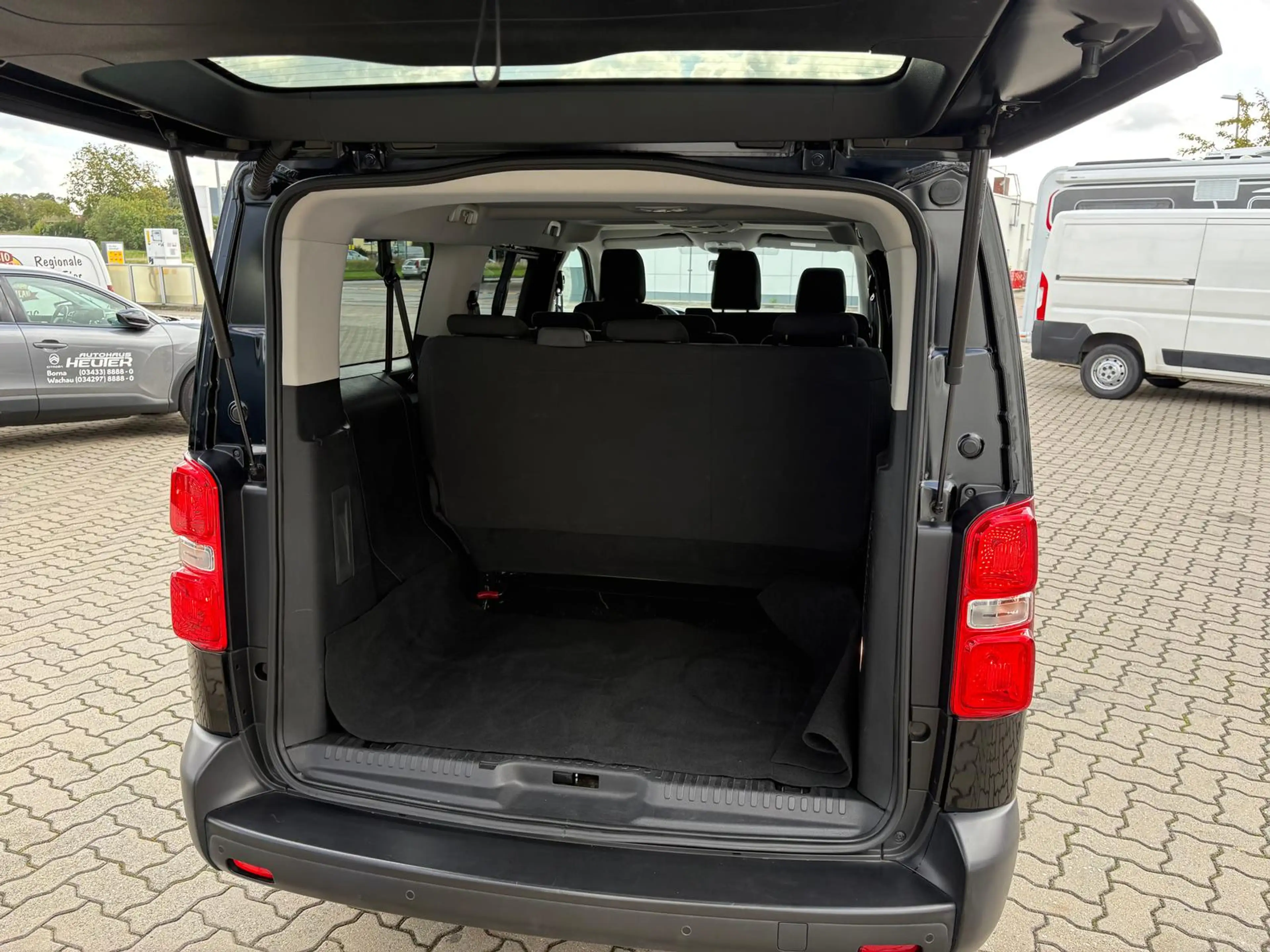 Opel Vivaro Kombi L3 2.0 Diesel — photo 5