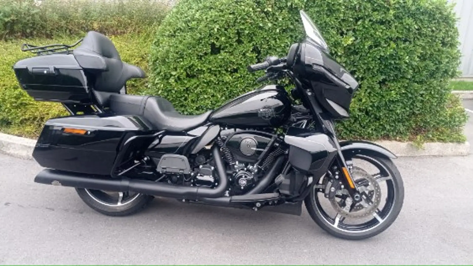 Harley-Davidson Street Glide Schwarz - 1