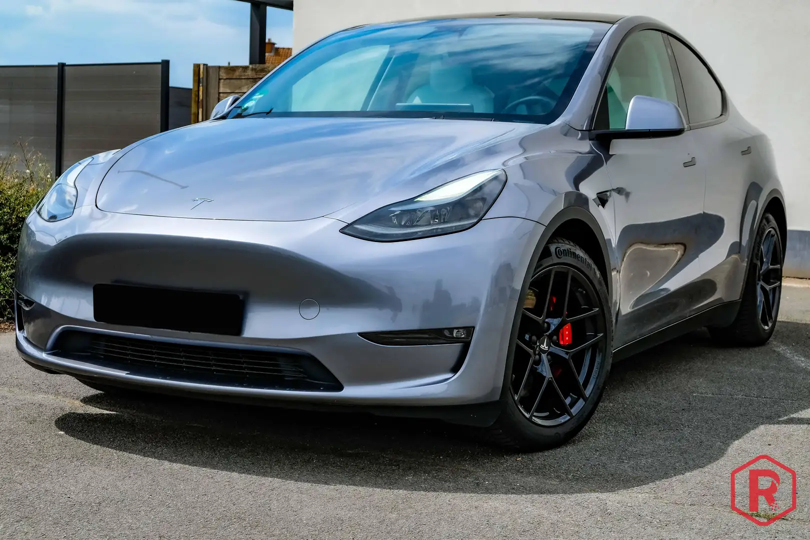 Tesla Model Y Performance Dual Motor AWD Historiek BTWwagen Gris - 1