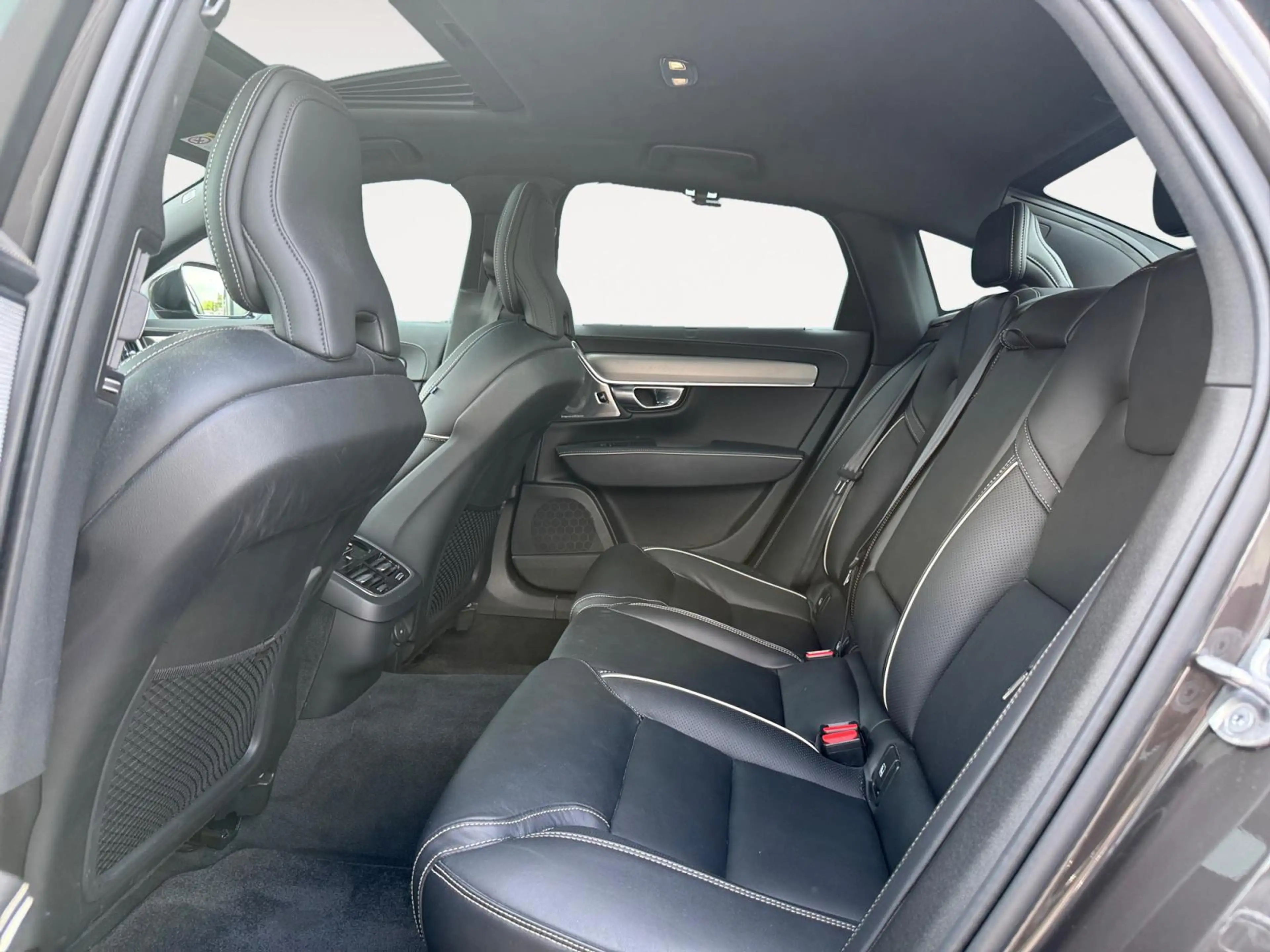 Volvo S90 2.0 B5 Ultimate Bright | Bowers & Wilkins sound | — photo 11