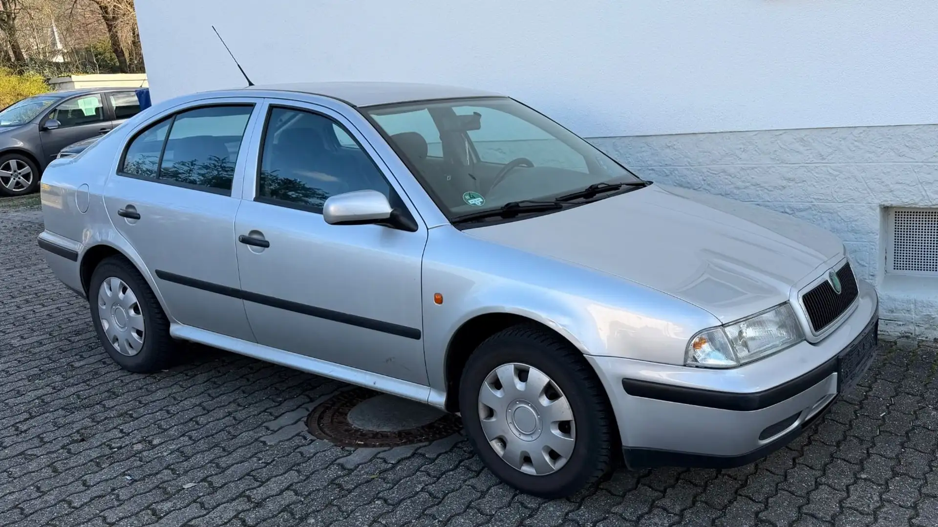 Skoda Octavia Lim 1.6 Klima Silber - 1