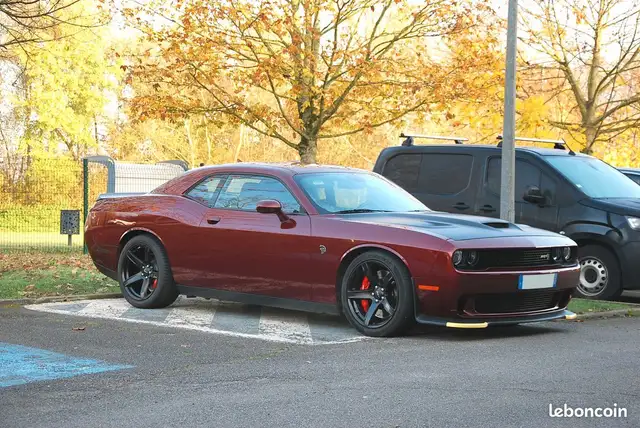 Dodge Challenger hellcat 707cv