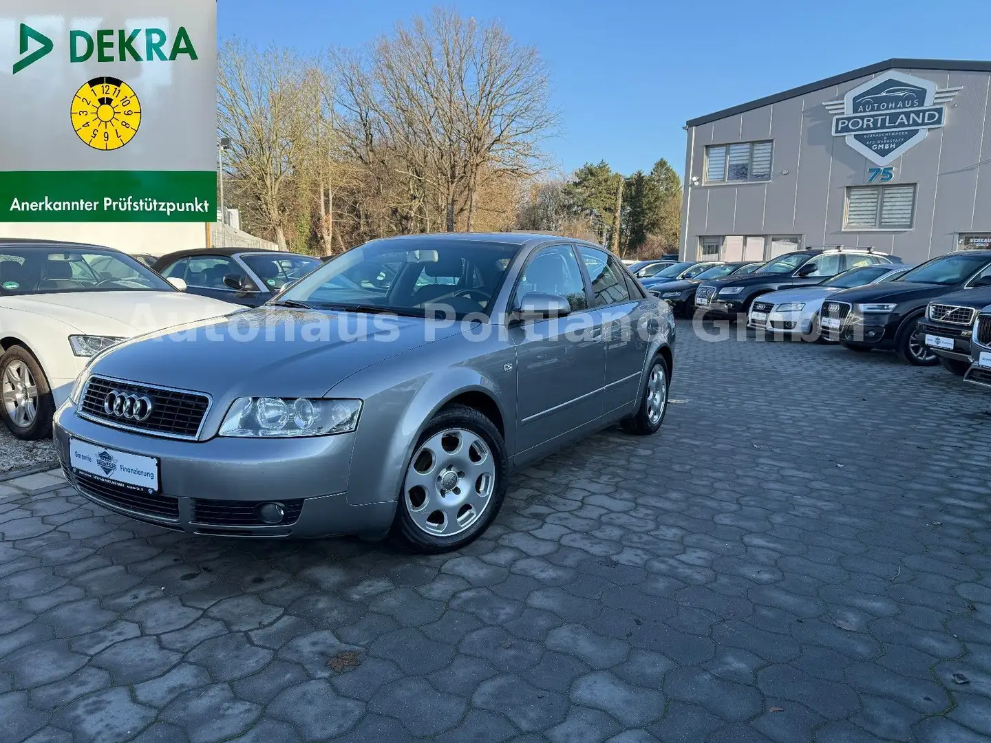 Audi A4 1.6 Lim./1.Hand/S-Heft/80TKM/HU NEU/SHZ/Tempo Gris - 1