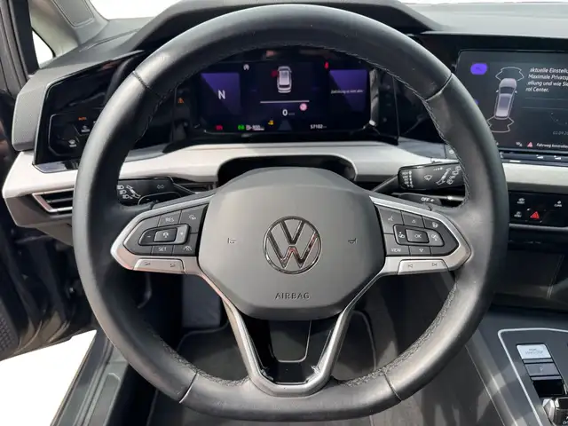 Volkswagen Golf view 13