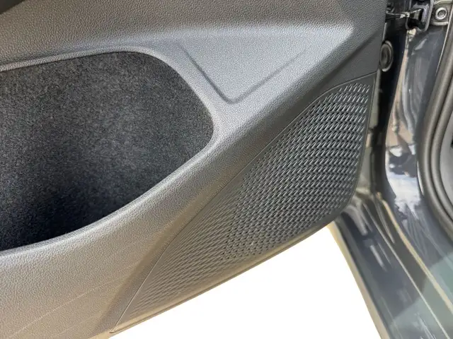 Volkswagen Golf view 11
