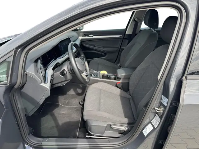 Volkswagen Golf view 4