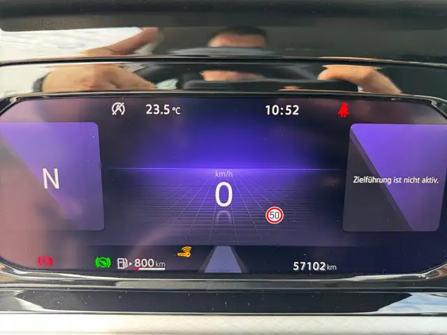 Volkswagen Golf view 9