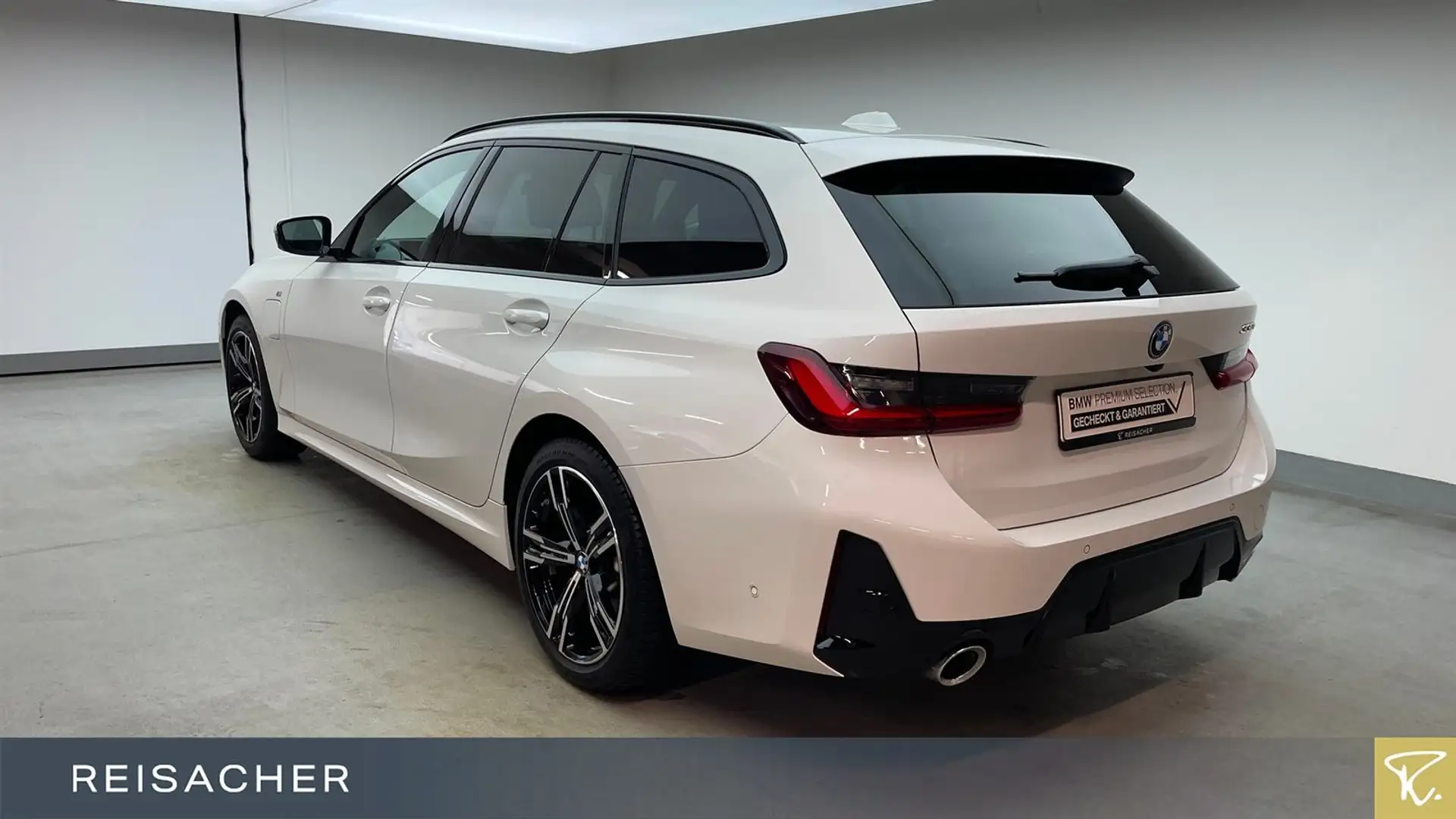 BMW 330 e Touring M-Sport Navi HUD Pano AHK 360° Weiß - 2