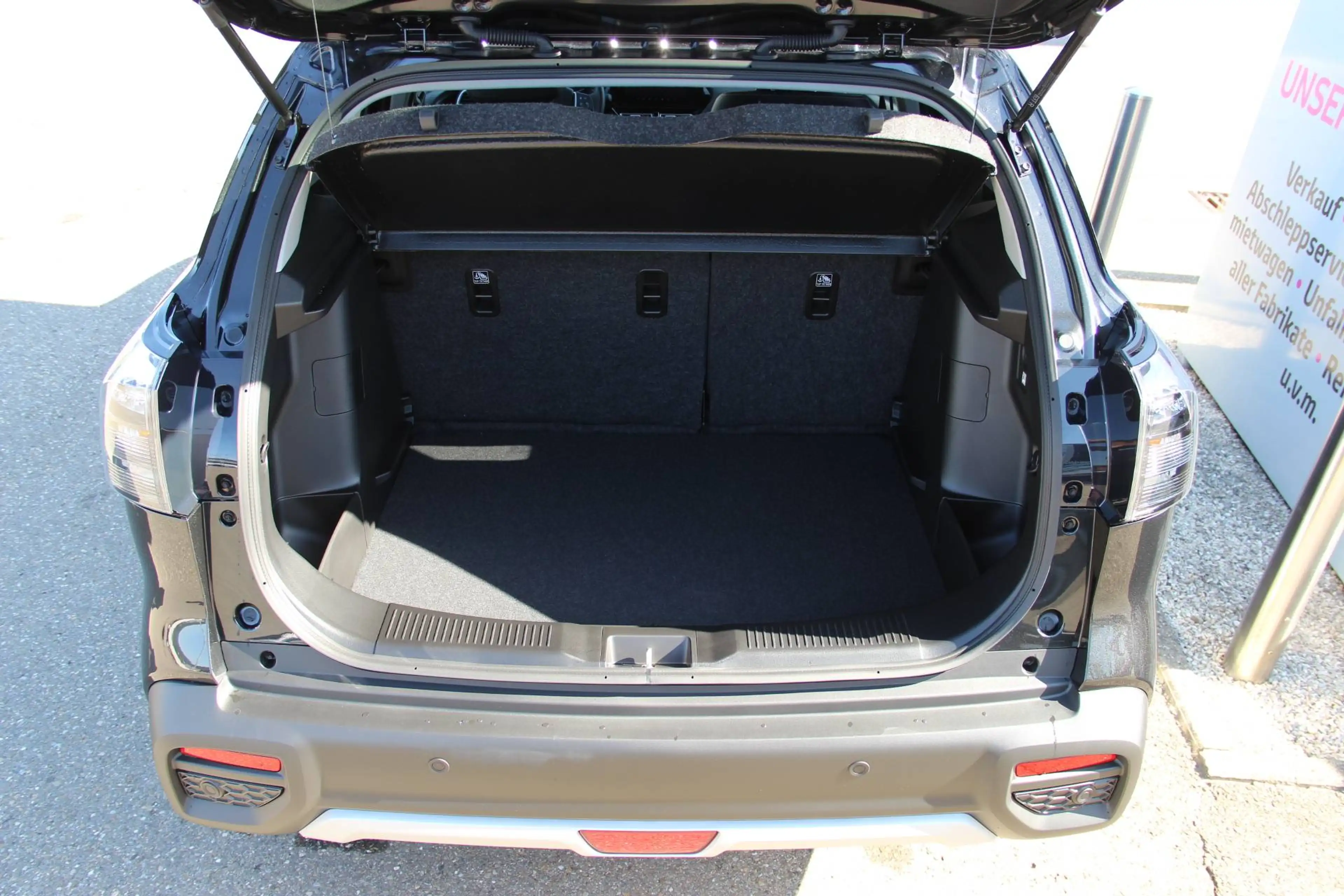 Suzuki S-Cross 1.4 Hybr. Allrad Comfort+ Schiebedach Kamera Sitzheizung Navigation Einparkhilfe v+h KEIN RE-IMPORT — photo 10