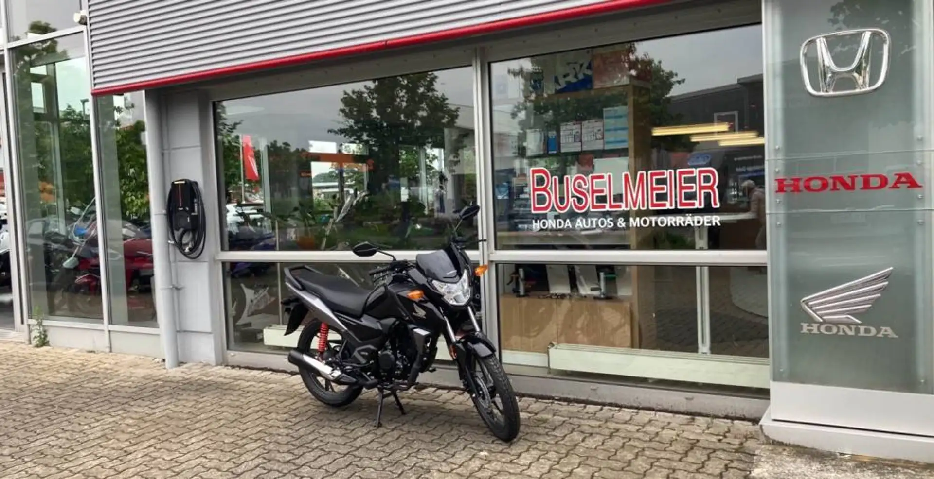Honda CB 125 F Schwarz - 1