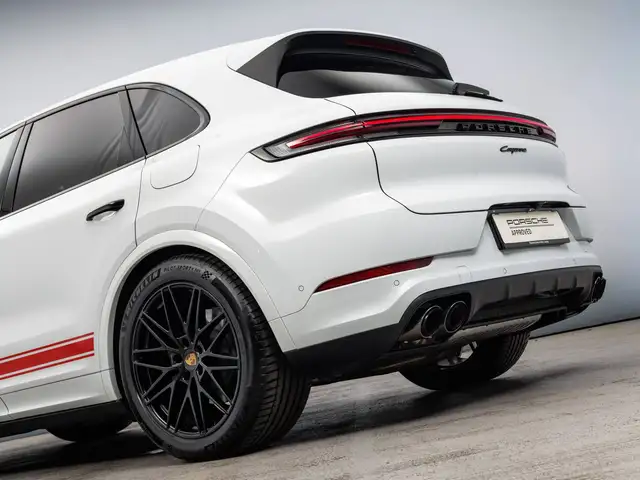 Porsche Cayenne view 10