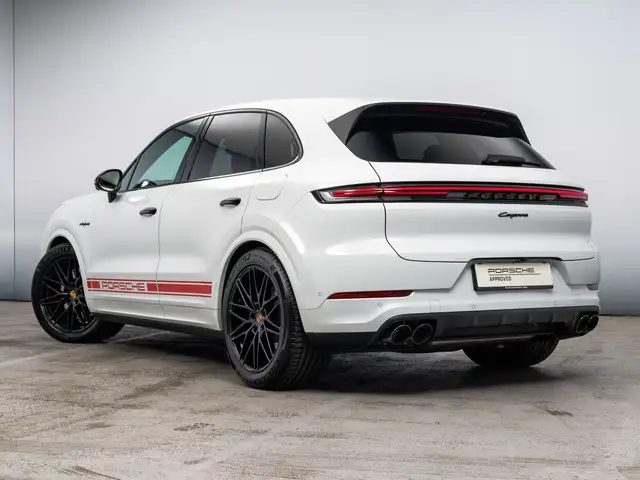 Porsche Cayenne view 3
