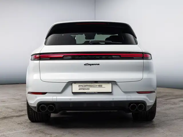 Porsche Cayenne view 11