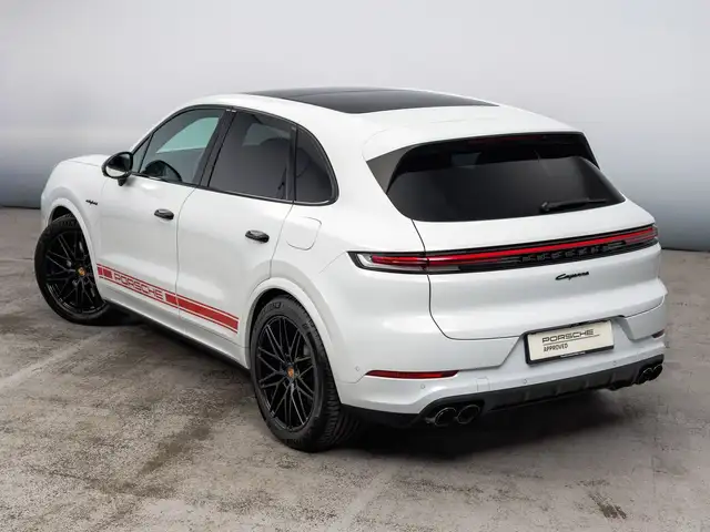 Porsche Cayenne view 4