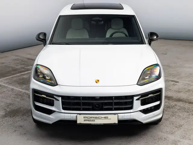 Porsche Cayenne view 6