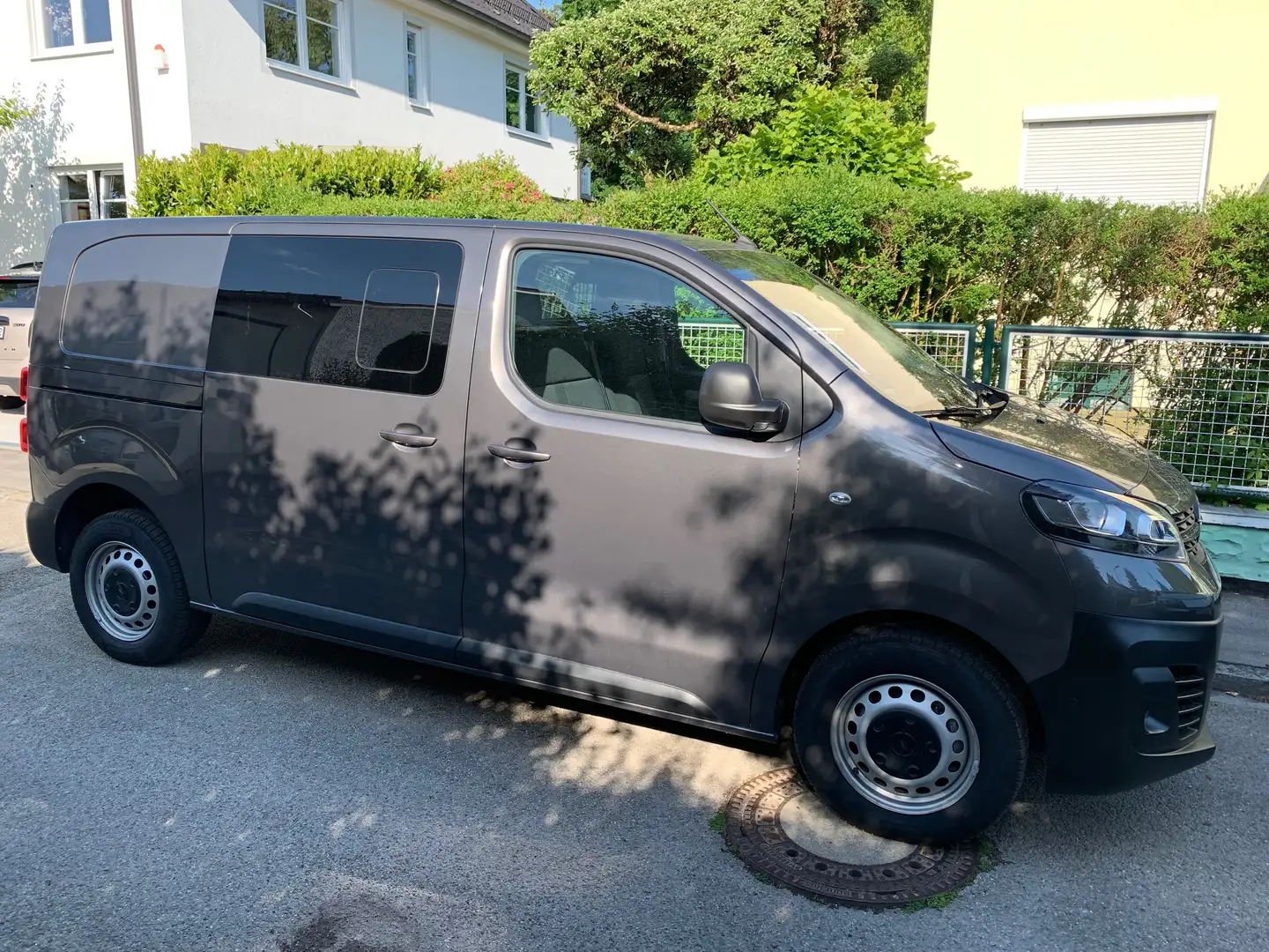 Opel Vivaro Vivaro 2.0 D Cargo M Hnědá - 1