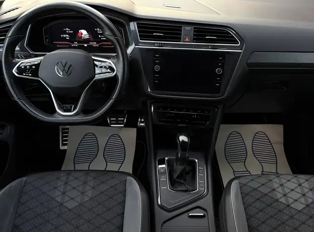 Volkswagen Tiguan Allspace view 7