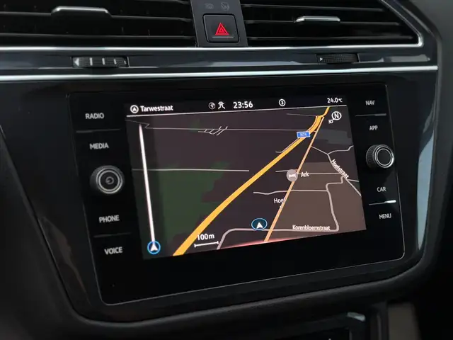 Volkswagen Tiguan Allspace view 11