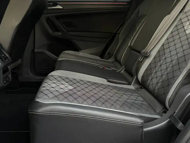 Volkswagen Tiguan Allspace view 8