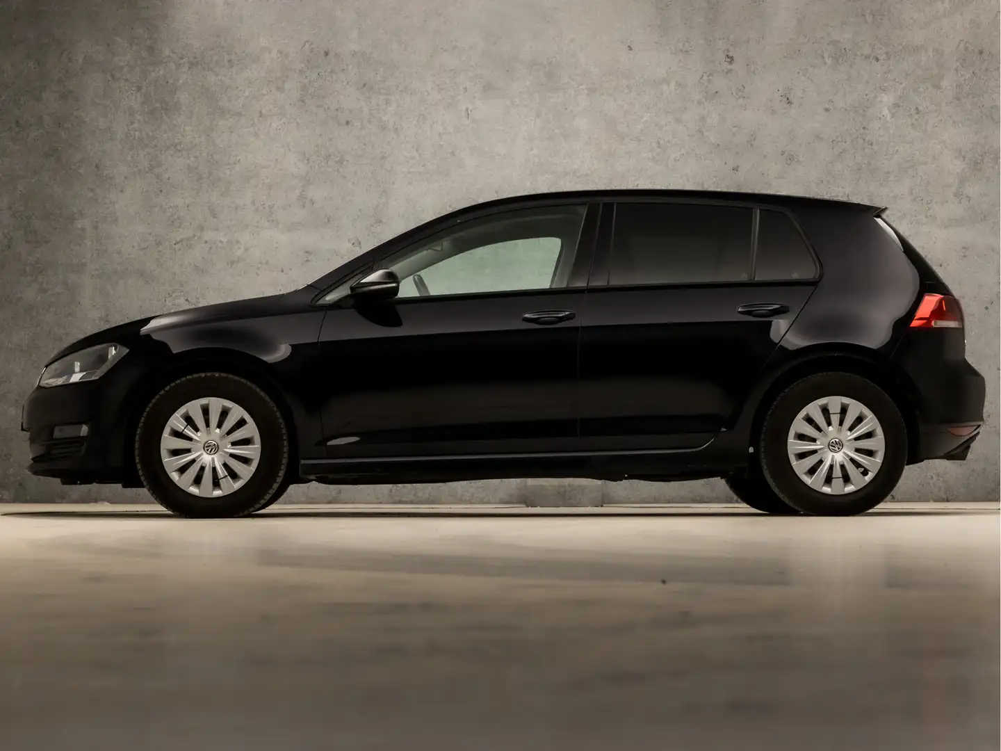 Volkswagen Golf 1.6 TDI Sport Automaat (SCHERM, LOGISCH NAP, CRUIS Black - 2