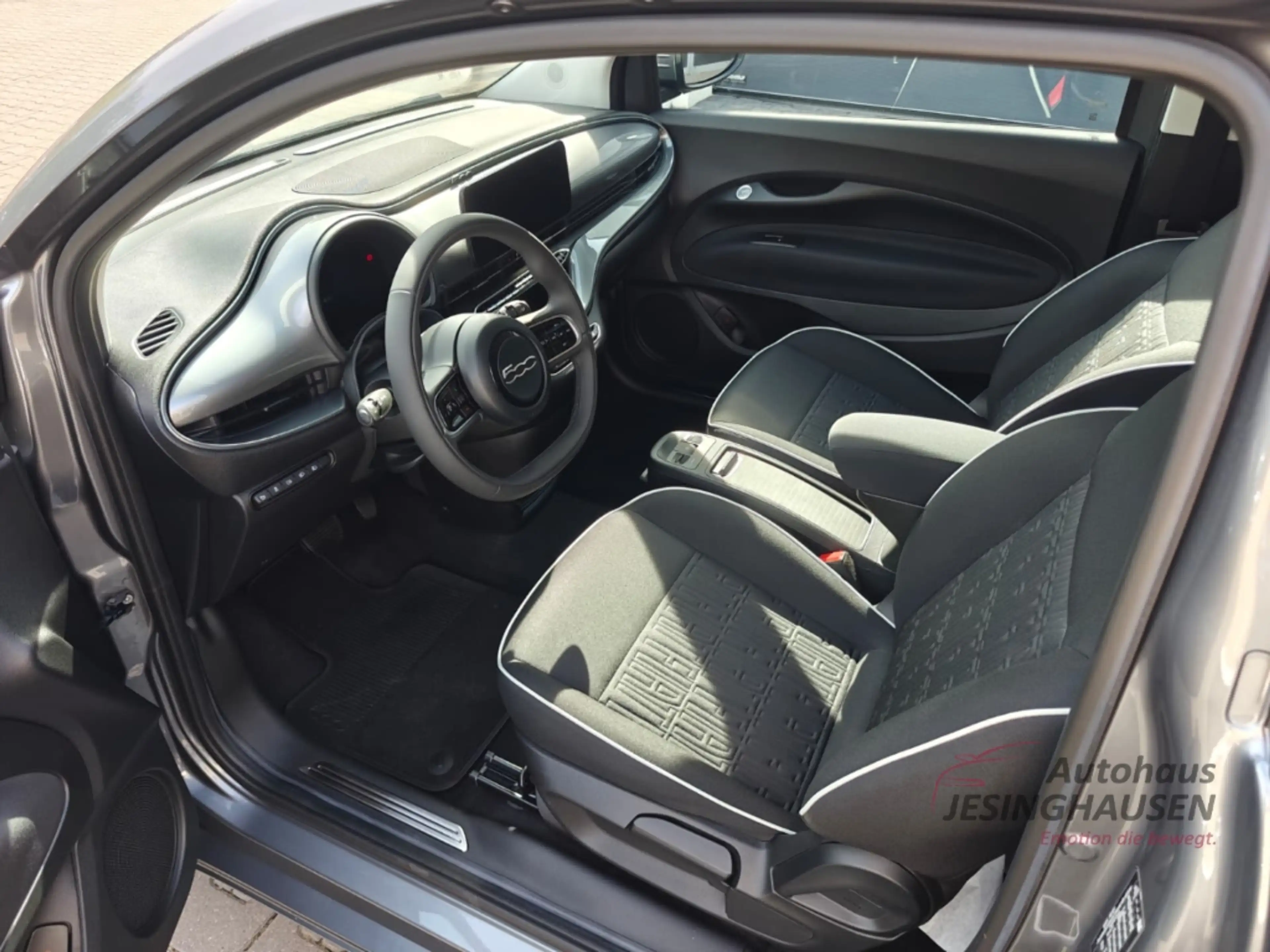 Fiat 500e Sitzh*Apple CarPlay/Android Auto*Komfort-Pak.*Klim — photo 14