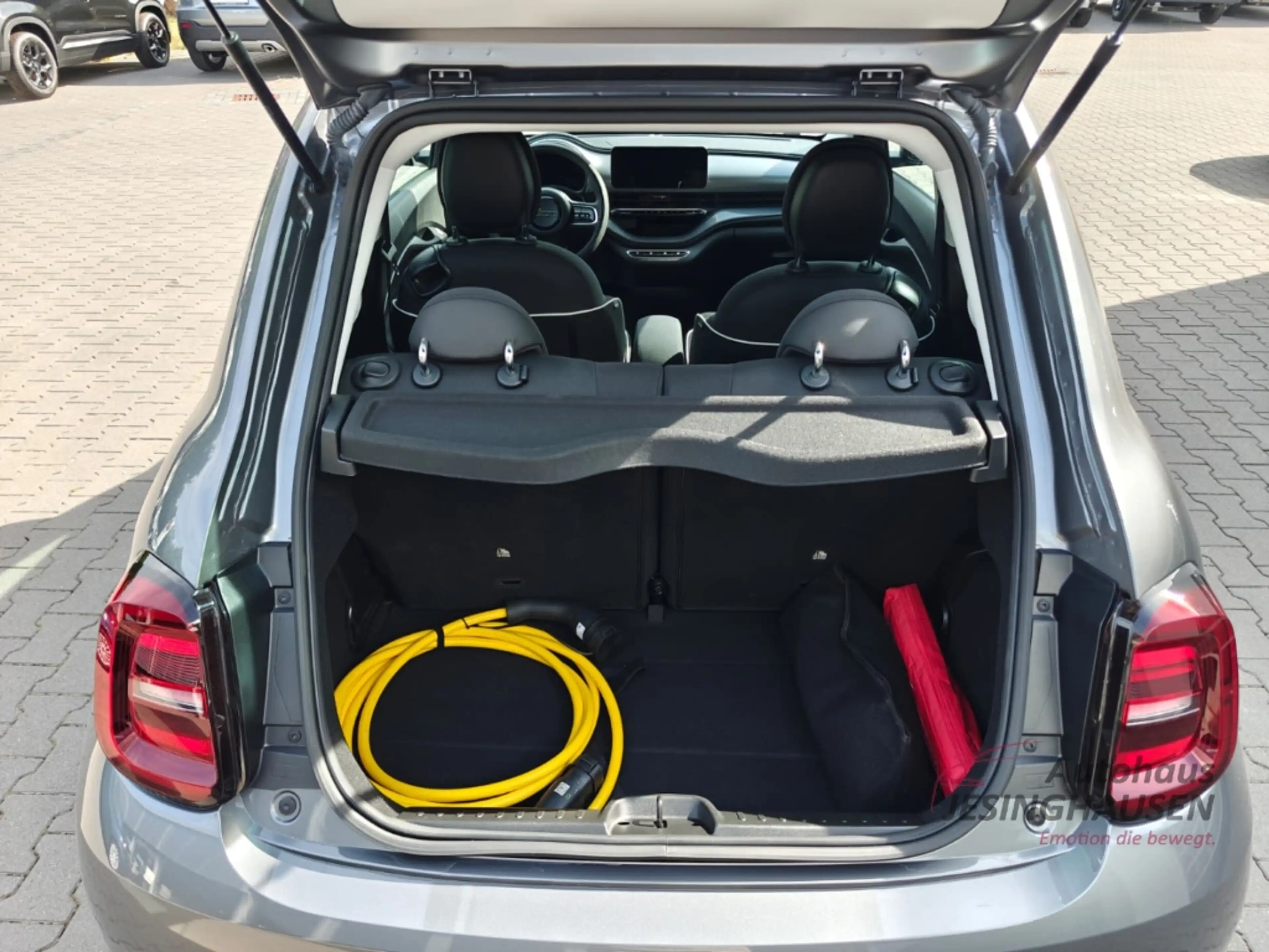 Fiat 500e Sitzh*Apple CarPlay/Android Auto*Komfort-Pak.*Klim — photo 8