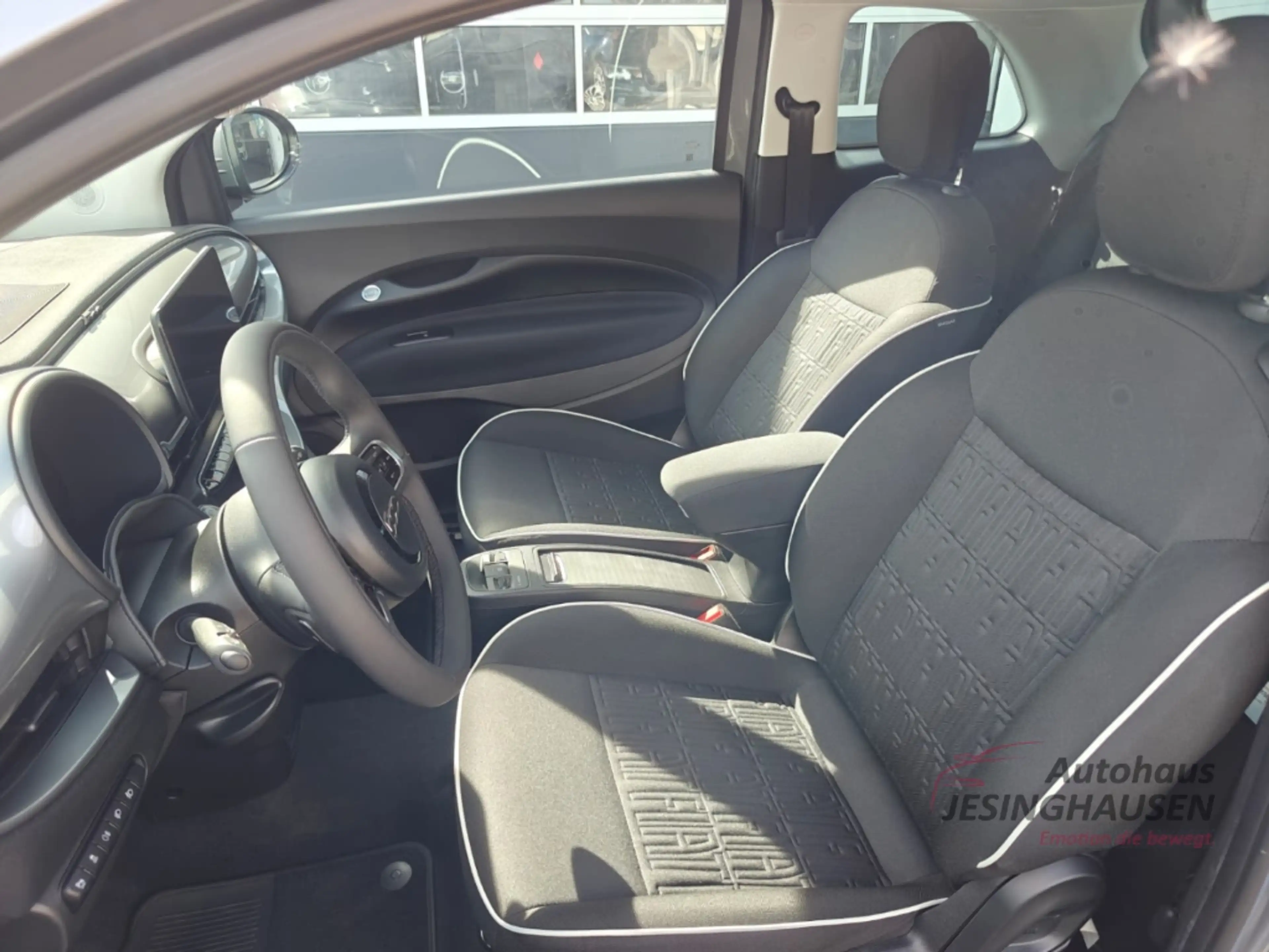 Fiat 500e Sitzh*Apple CarPlay/Android Auto*Komfort-Pak.*Klim — photo 15