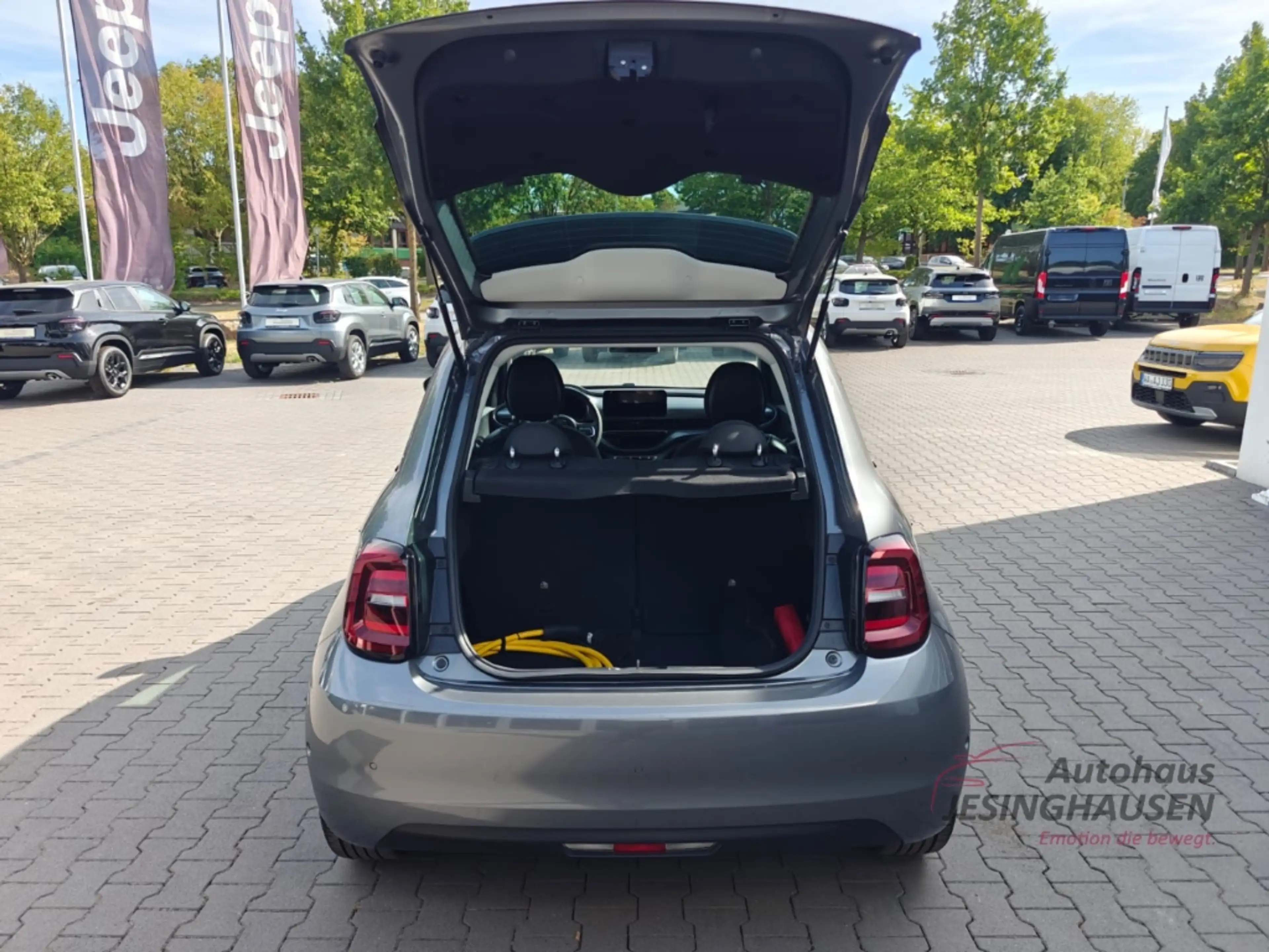 Fiat 500e Sitzh*Apple CarPlay/Android Auto*Komfort-Pak.*Klim — photo 7