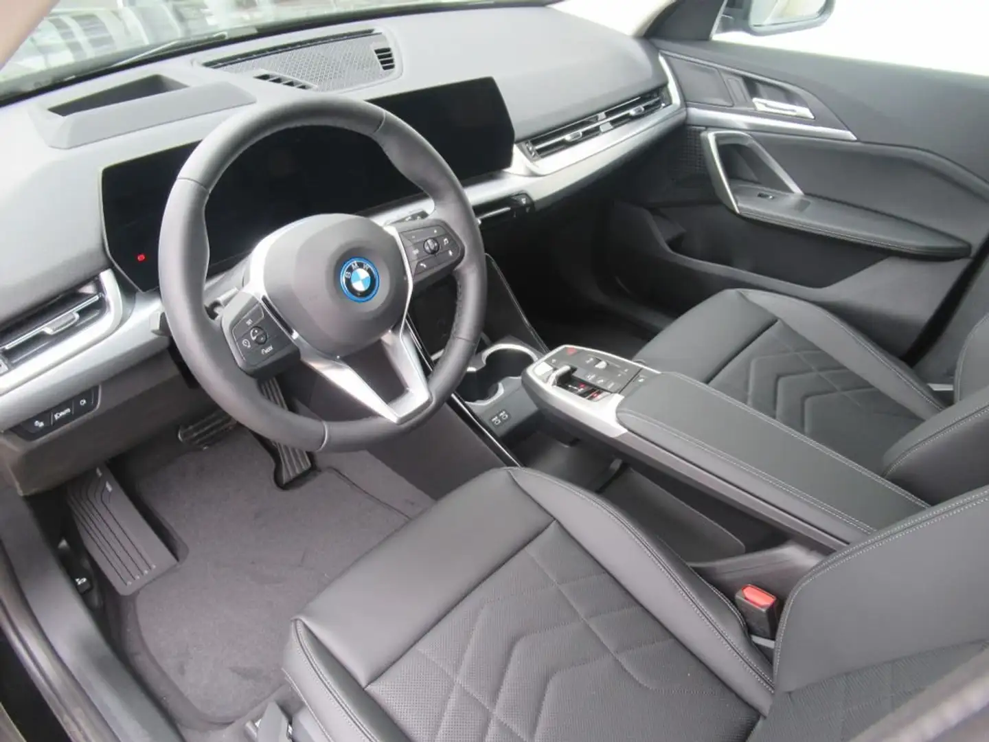 BMW iX1 66.5 kWh xDrive30 Noir - 2
