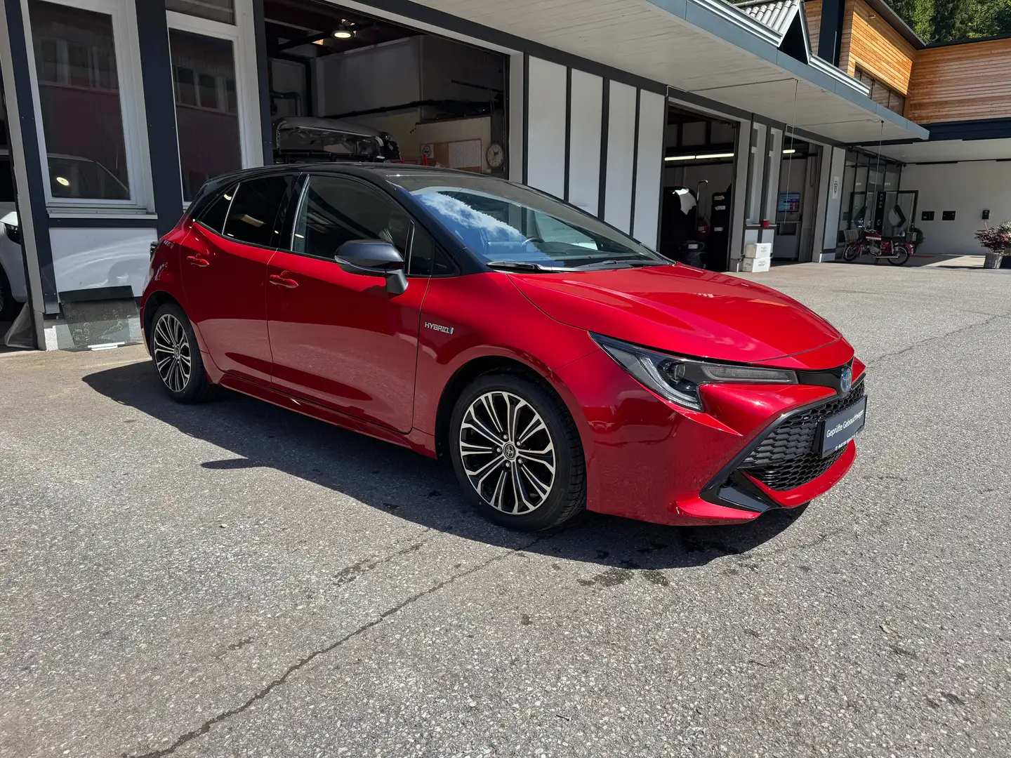 Toyota Corolla 2,0 Hybrid Style Rot - 1