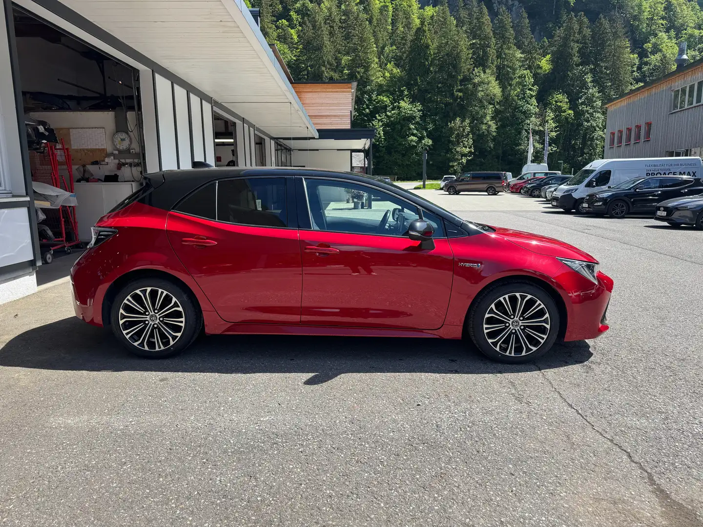 Toyota Corolla 2,0 Hybrid Style Rot - 2