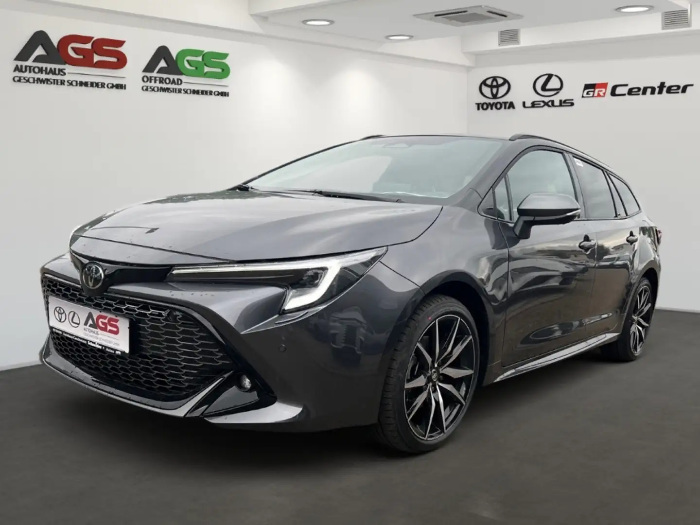 Toyota Corolla 2,0l Touring Sports GR Sport Hybrid siva - 1