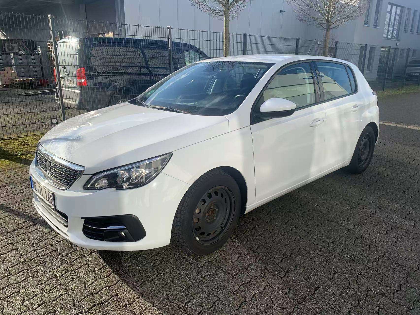 Second hand Peugeot 308 1.2
