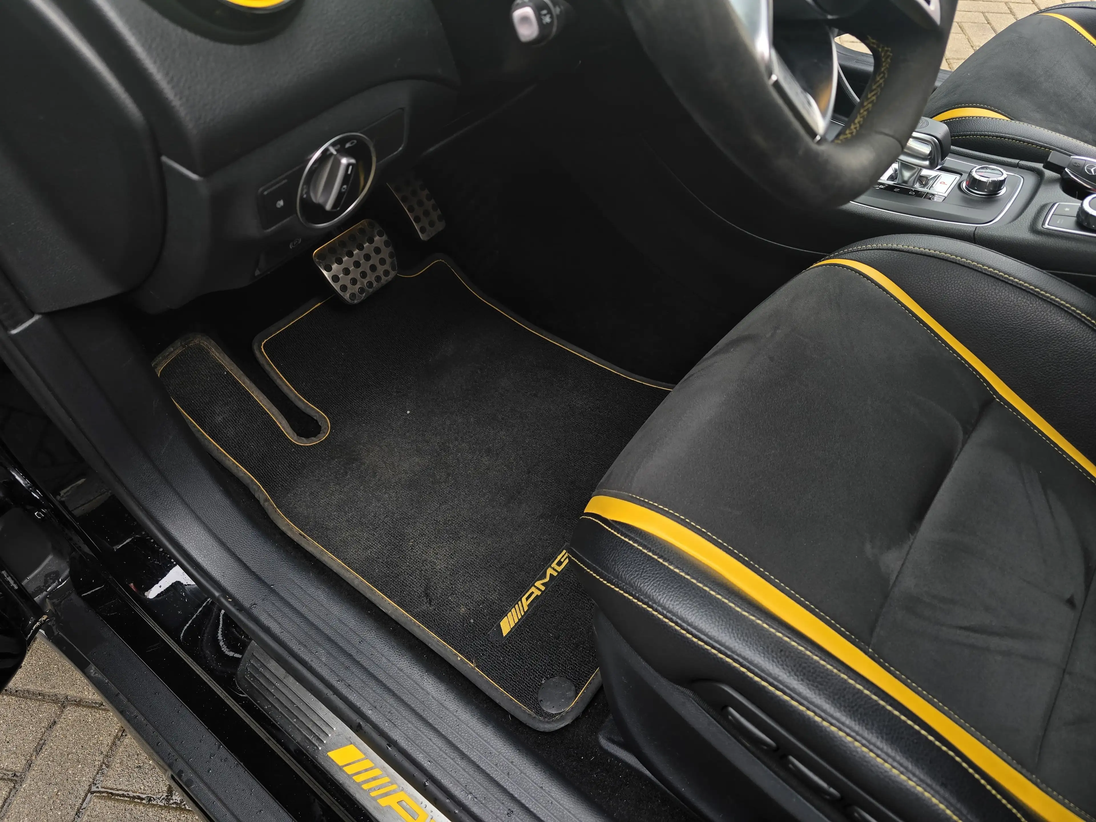 Mercedes-Benz GLA 45 AMG GLA45 AMG 4Matic Yellow Night/EditionONE! — photo 13