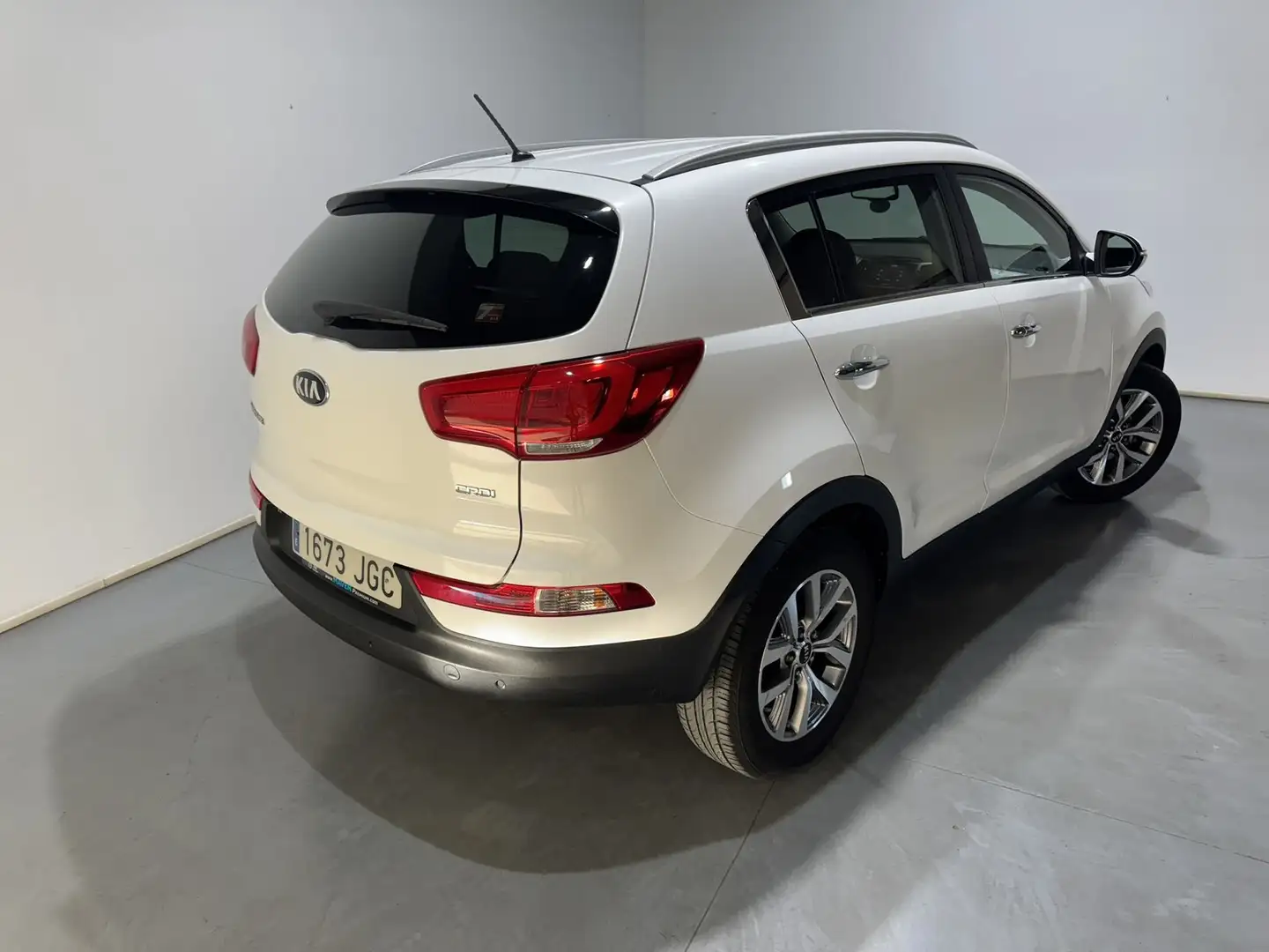 Kia Sportage 1.7CRDi VGT Eco-Dynamics Drive 4x2 Wit - 2