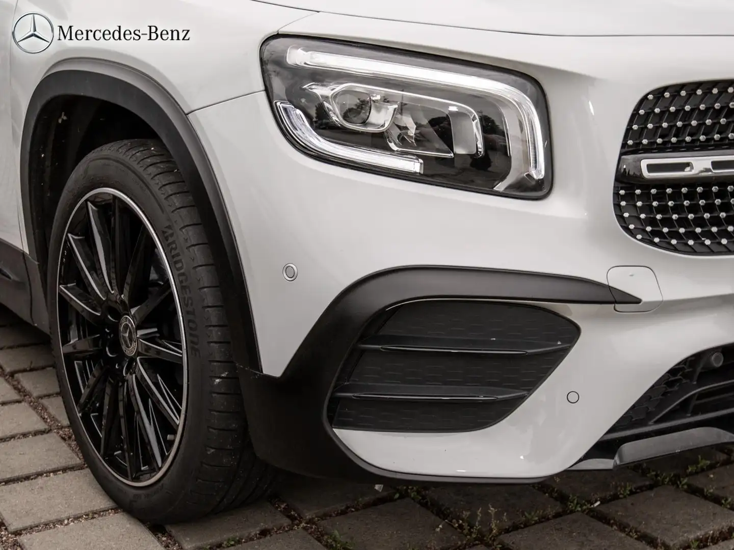 Mercedes-Benz GLB 200 AMG Night+MBUX+AHK+RüKam+LED+20Zoll Bílá - 2