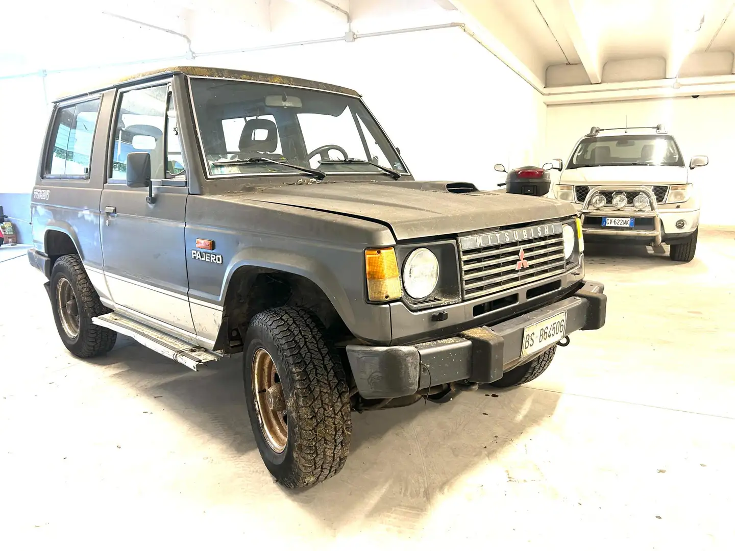 Mitsubishi Pajero 2.5TD Grigio - 1