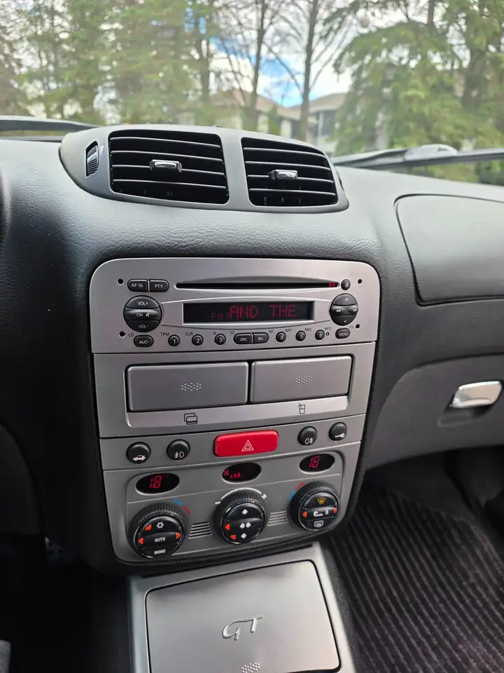 Alfa Romeo GT снимка Alfa Romeo GT