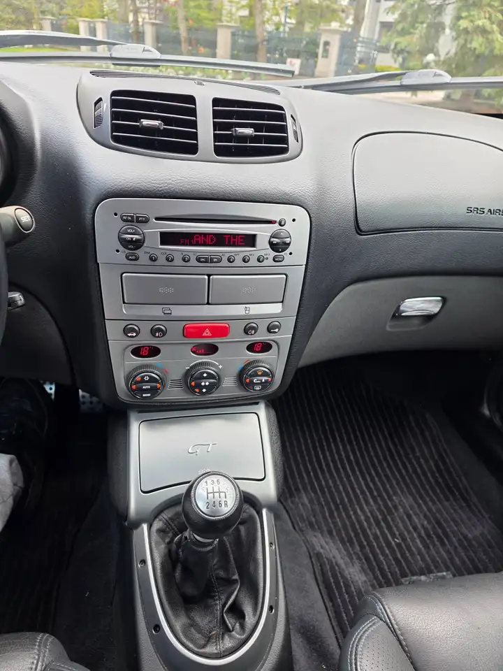 Alfa Romeo GT снимка Alfa Romeo GT