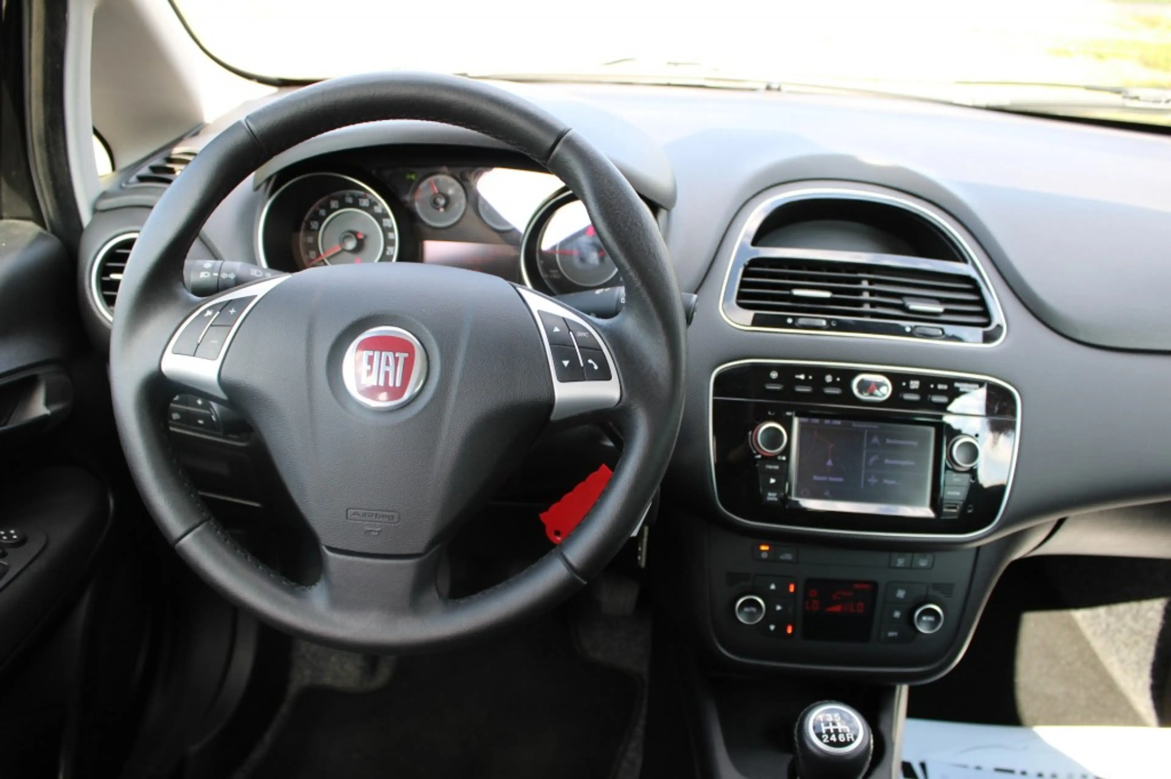 Fiat Punto Evo 0.9 TwinAir 101pk Sempre 5-drs ECC/Cruise/Navi/PDC — photo 6