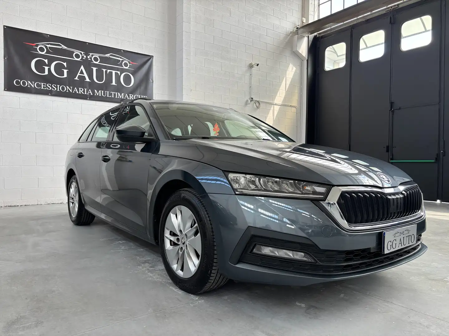 Skoda Octavia Octavia Wagon 2.0 tdi evo Executive 115cv dsg Gris - 1