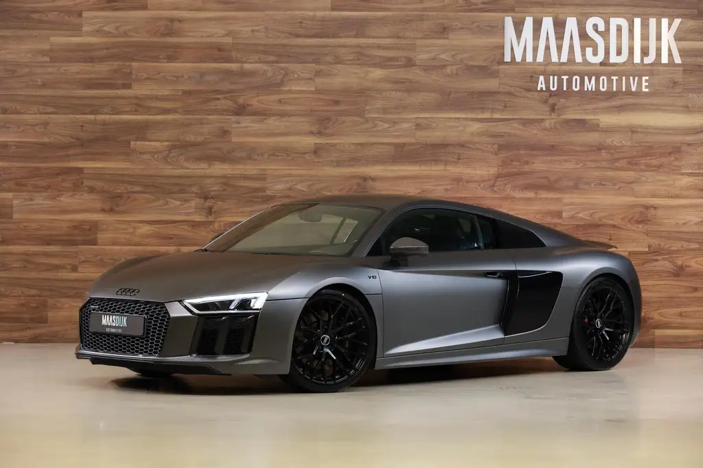Audi R8 2016 из Европы — купить под ключ