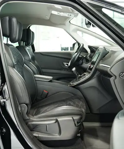 Renault Scenic view 15