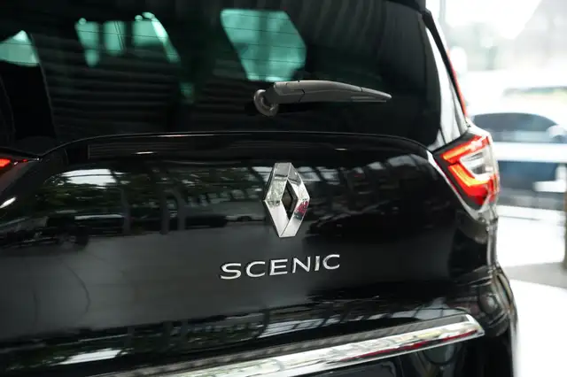 Renault Scenic view 13