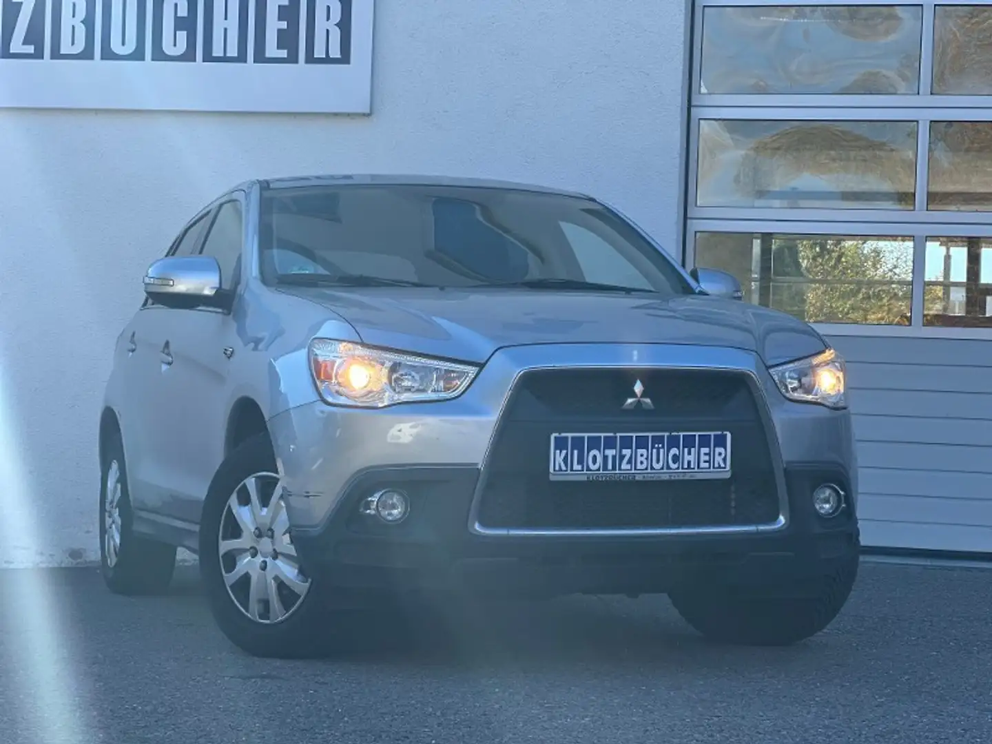 Mitsubishi ASX 1,8 DI-D Invite Intro Edition Silber - 2