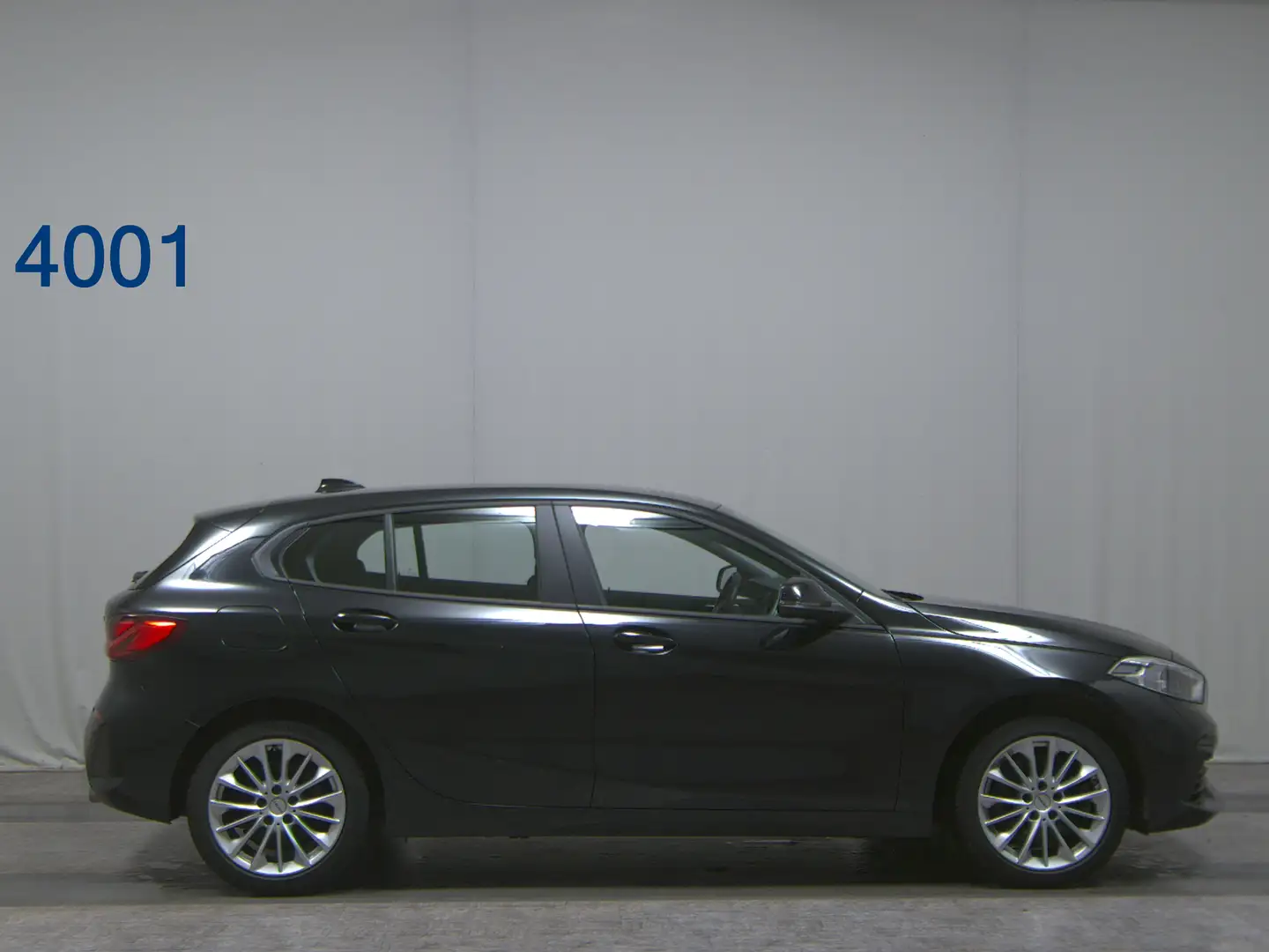 BMW 120 d Advantage AHK Navi Active PDC LED vc AUT Černá - 1